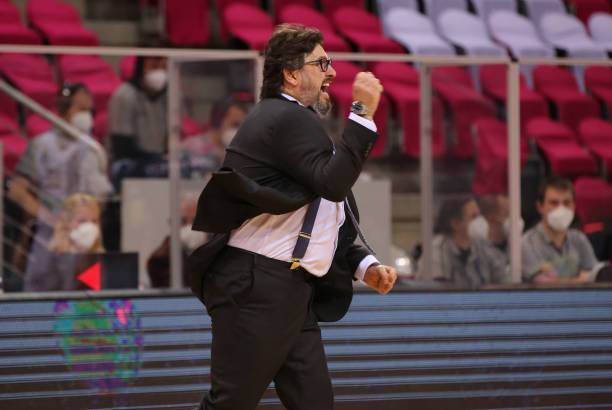 他都力求不 他都力求不