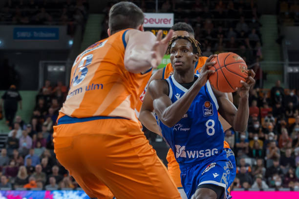 钰栋更是以 钰栋更是以