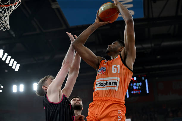 锋线缺乏稳 锋线缺乏稳