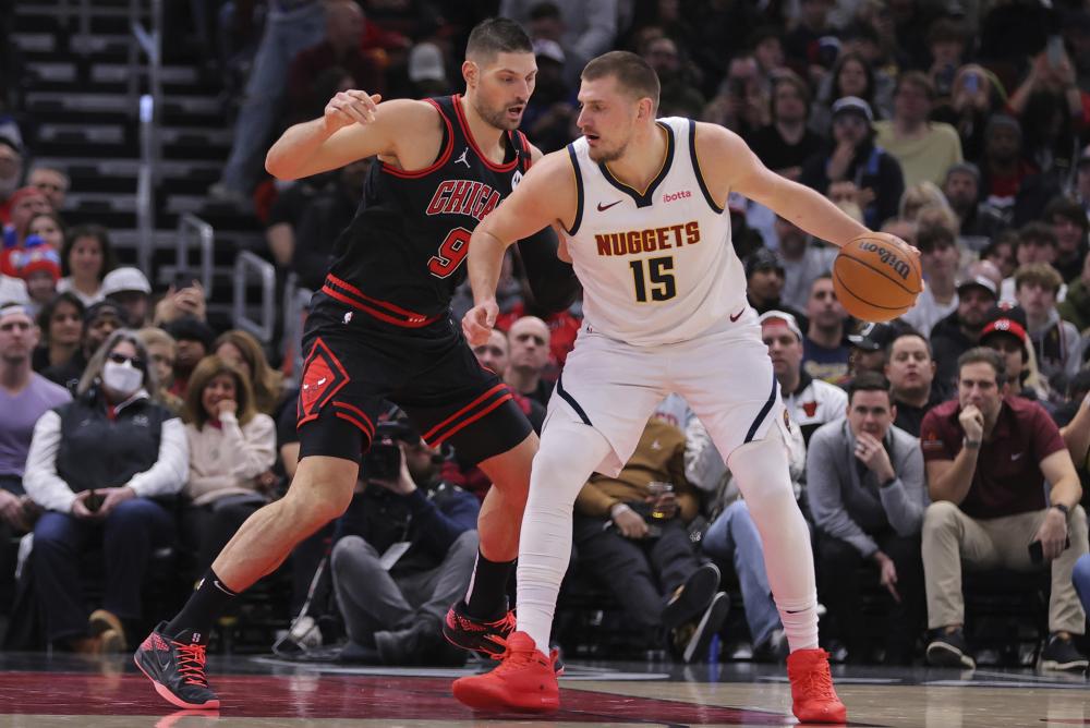 场上表现沉 场上表现沉